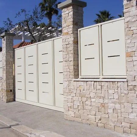 Free Zone Модуньо